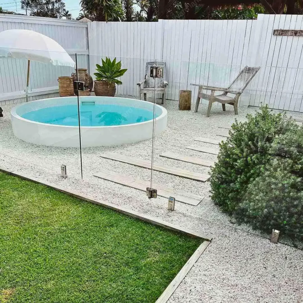 backyard with small circular pool