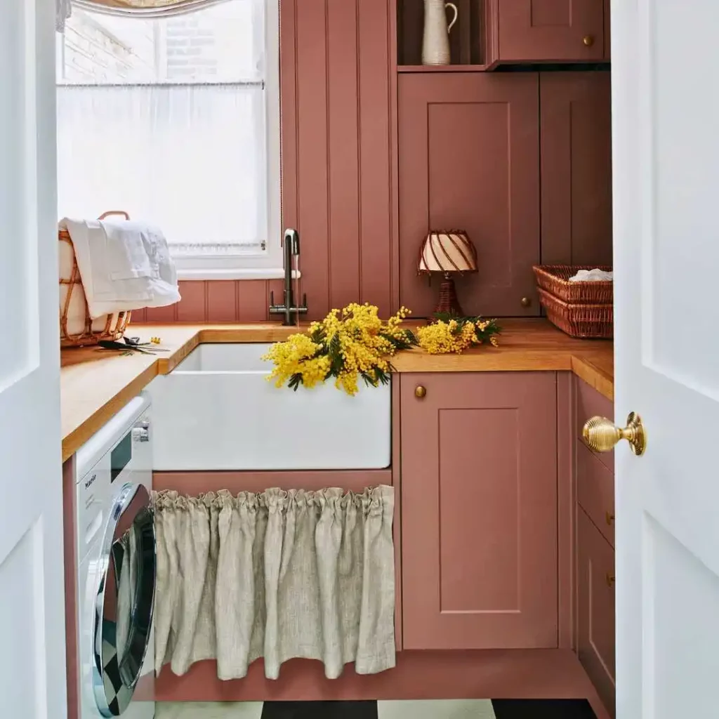 small laundry room with sink