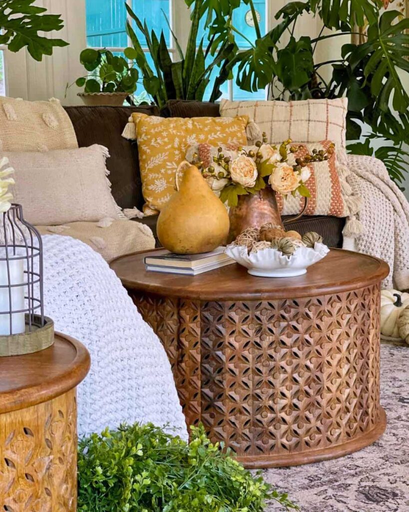 Fall Coffee Table Decoration Idea