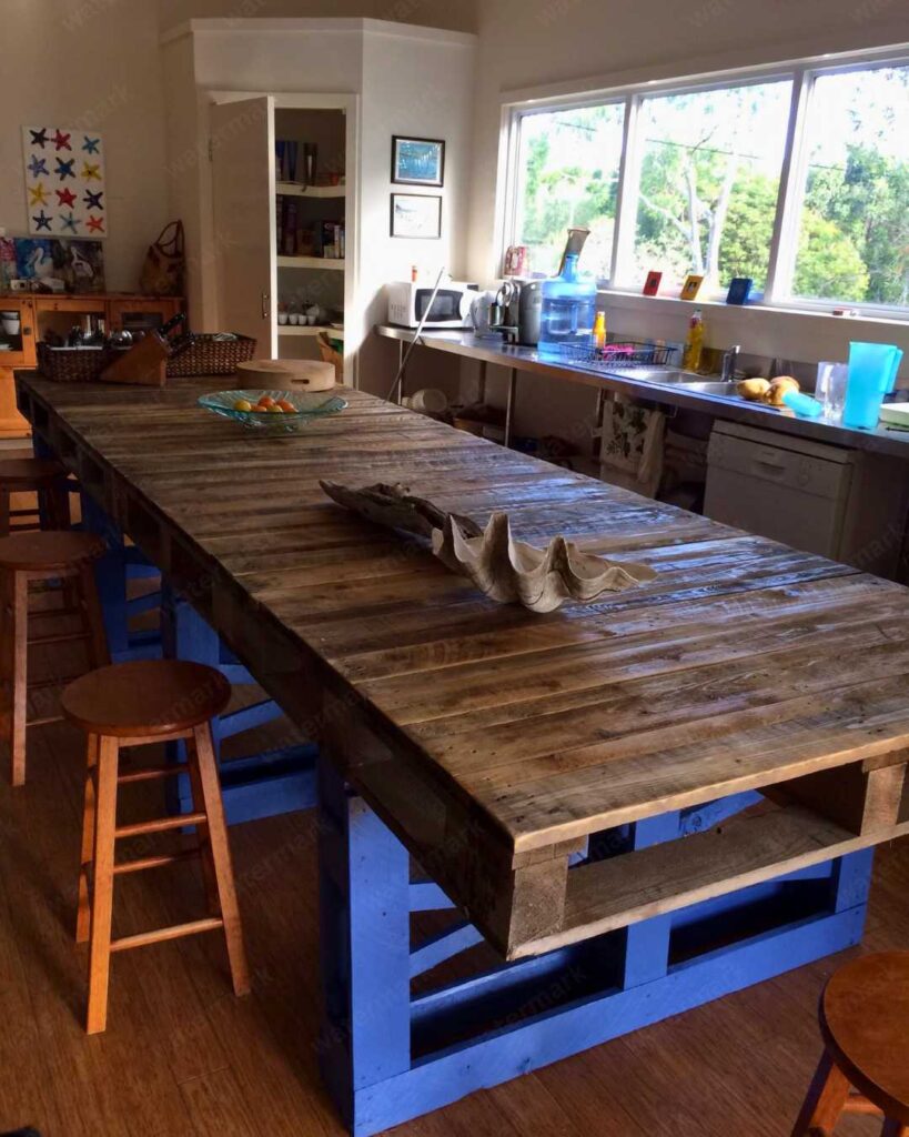 pallet kitchen ideas with table