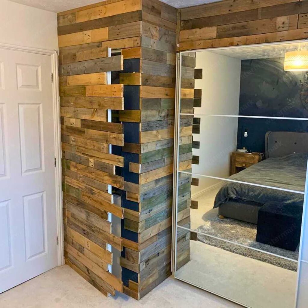 pallet wall as a secret door